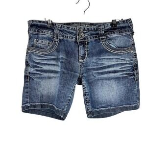 Truce Jeans Denim Bermuda Shorts Size 9 Embroidered Flap Pockets Distressed